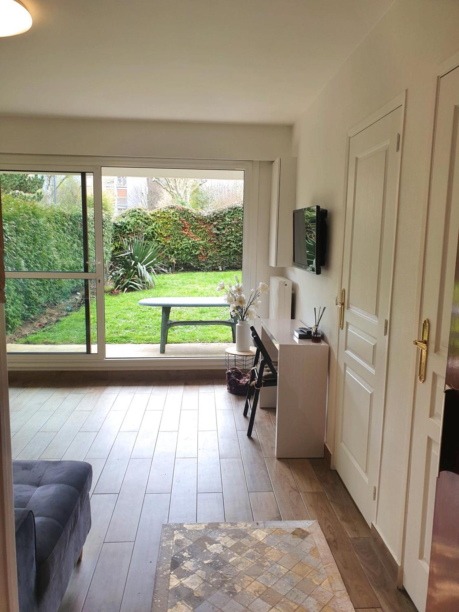 Appartement Avec Jardin Prive - 2 A 4 Voyageur 샤빌 외부 사진